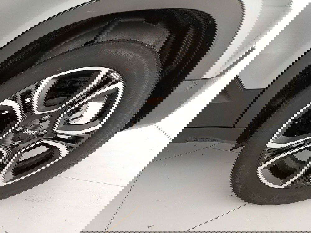 Jeep Avenger usata a Caserta (11)