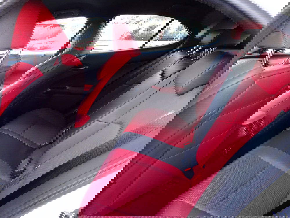 Lexus UX usata a Treviso (11)