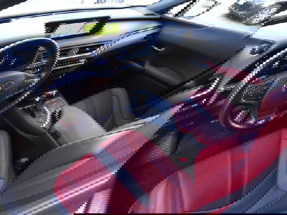 Lexus UX usata a Treviso (9)