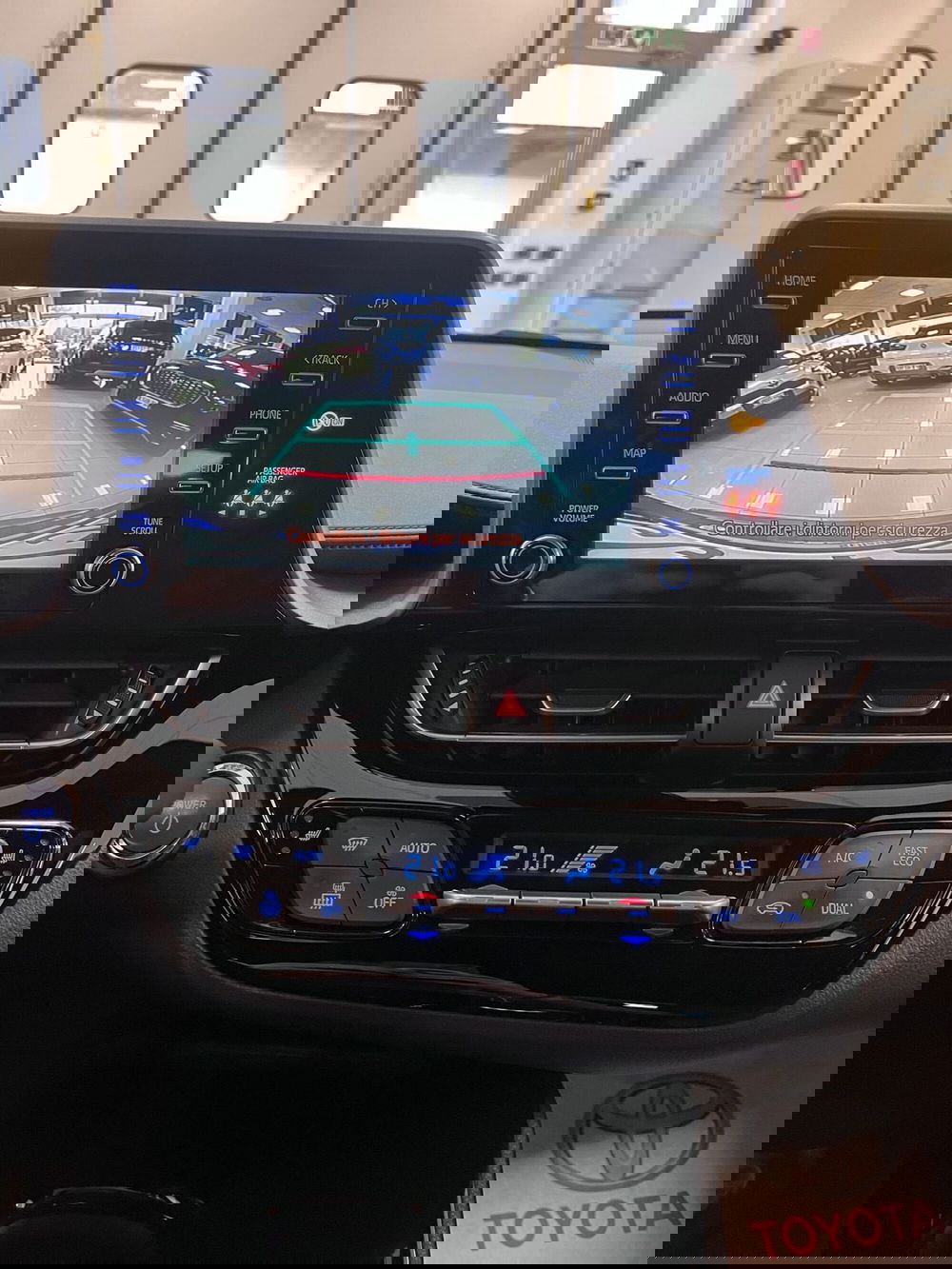 Toyota Toyota C-HR usata a Prato (12)