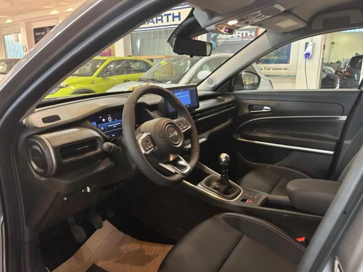 Jeep Avenger nuova a Vercelli (10)