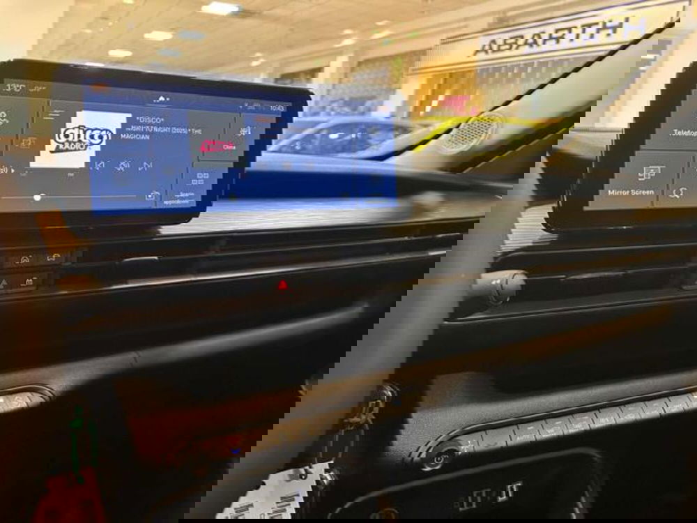 Jeep Avenger nuova a Vercelli (17)