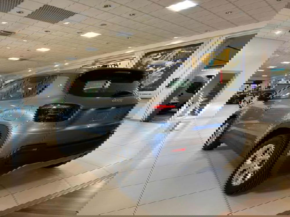 Jeep Avenger nuova a Vercelli (4)