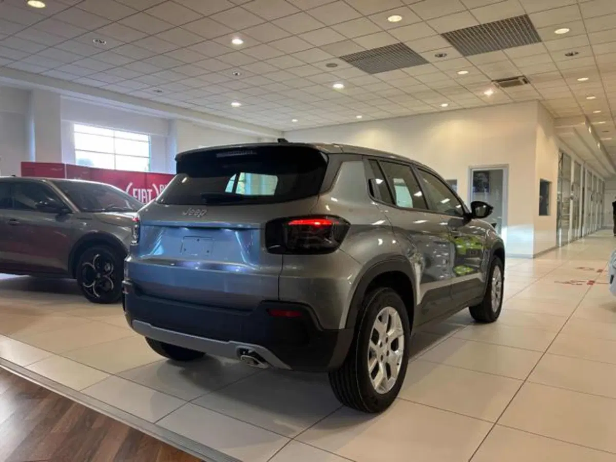 Jeep Avenger nuova a Vercelli (6)