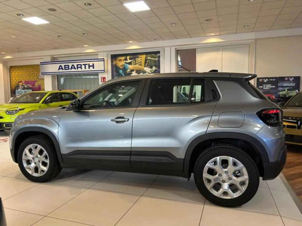 Jeep Avenger nuova a Vercelli (8)