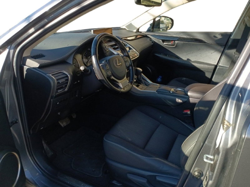 Lexus NX usata a Milano (15)