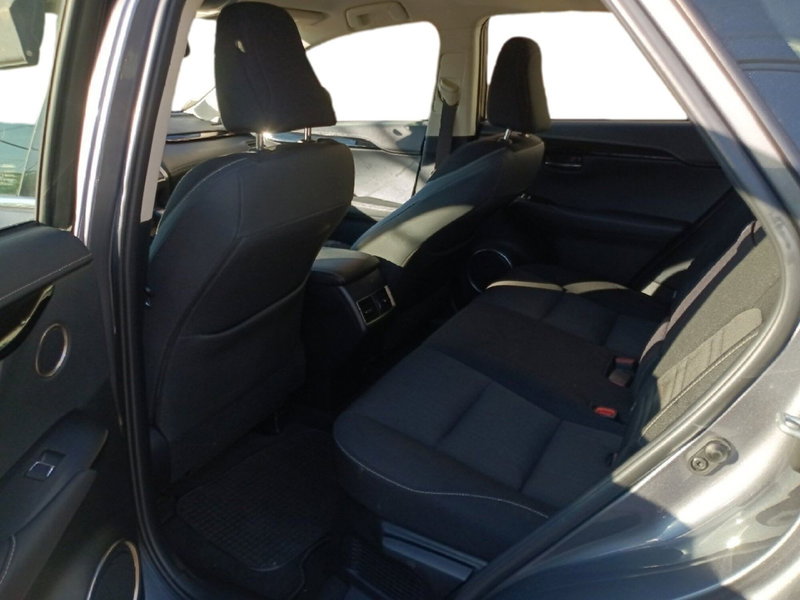 Lexus NX usata a Milano (16)