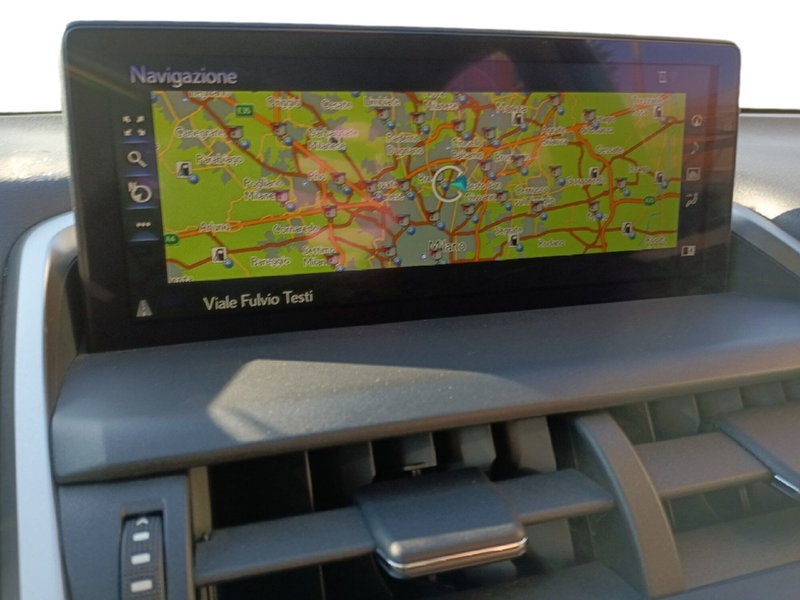 Lexus NX usata a Milano (17)