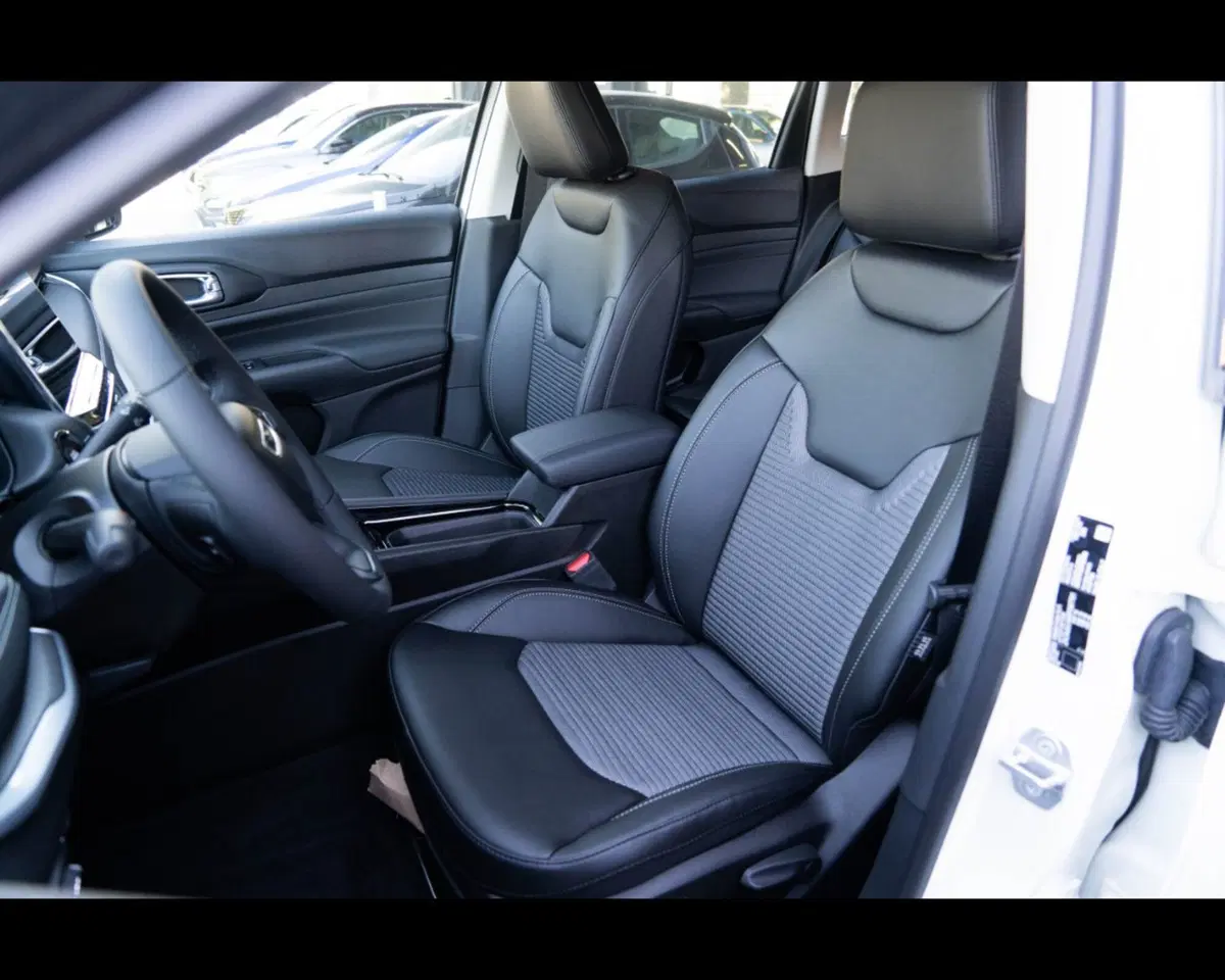 Jeep Compass nuova a Treviso (11)