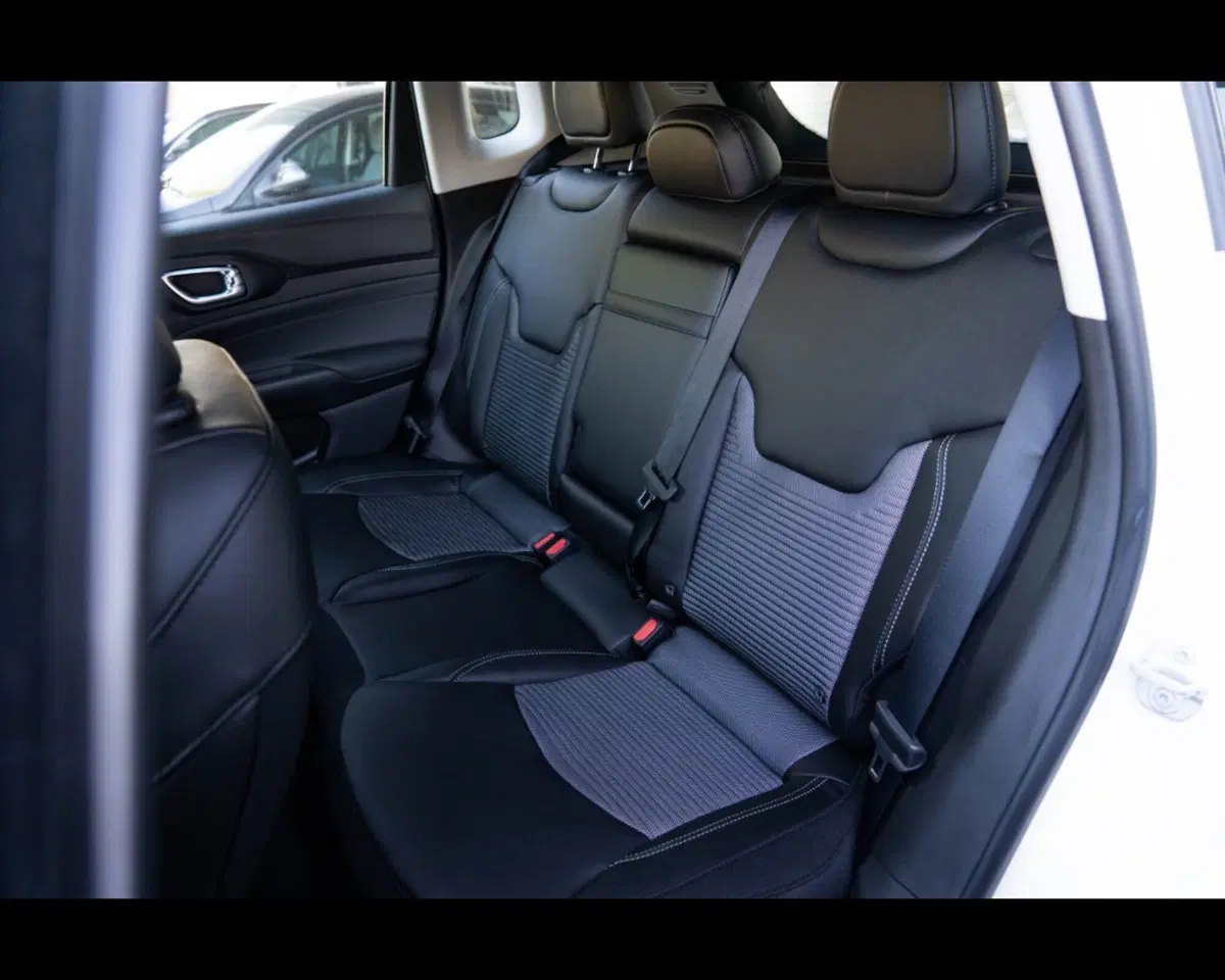 Jeep Compass nuova a Treviso (13)