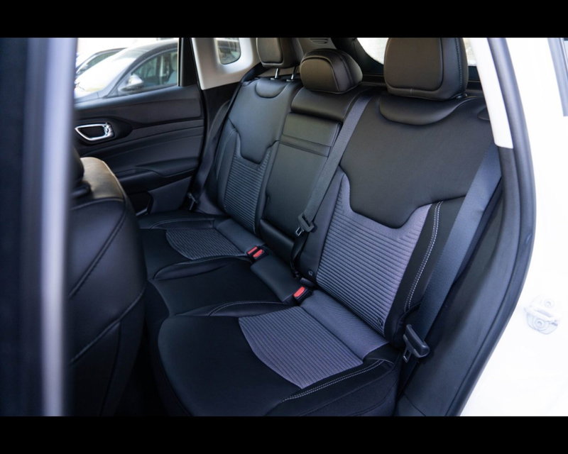Jeep Compass nuova a Treviso (13)