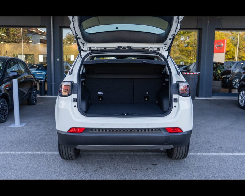 Jeep Compass nuova a Treviso (16)