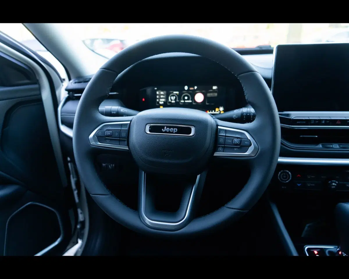 Jeep Compass nuova a Treviso (9)