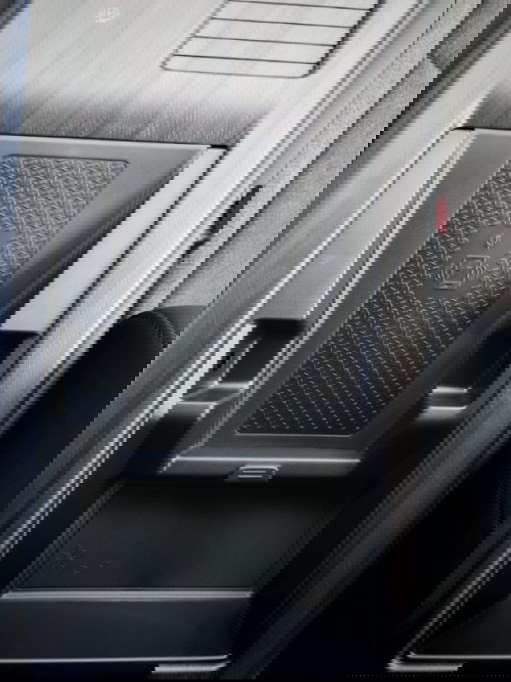 Nissan Ariya nuova a Lucca (20)