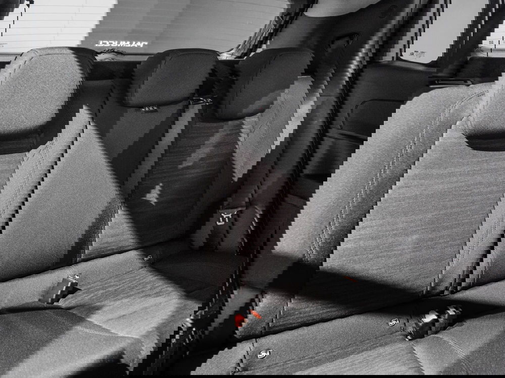 Jeep Avenger nuova a Prato (15)