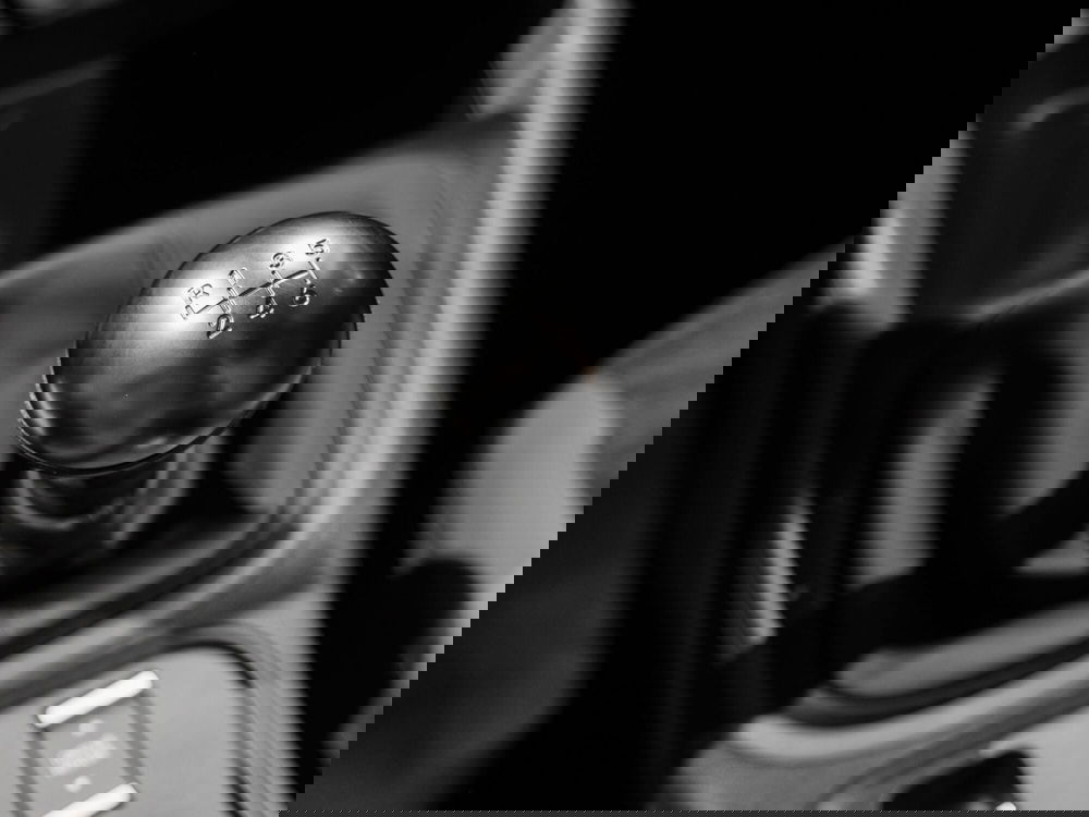 Jeep Avenger nuova a Prato (7)