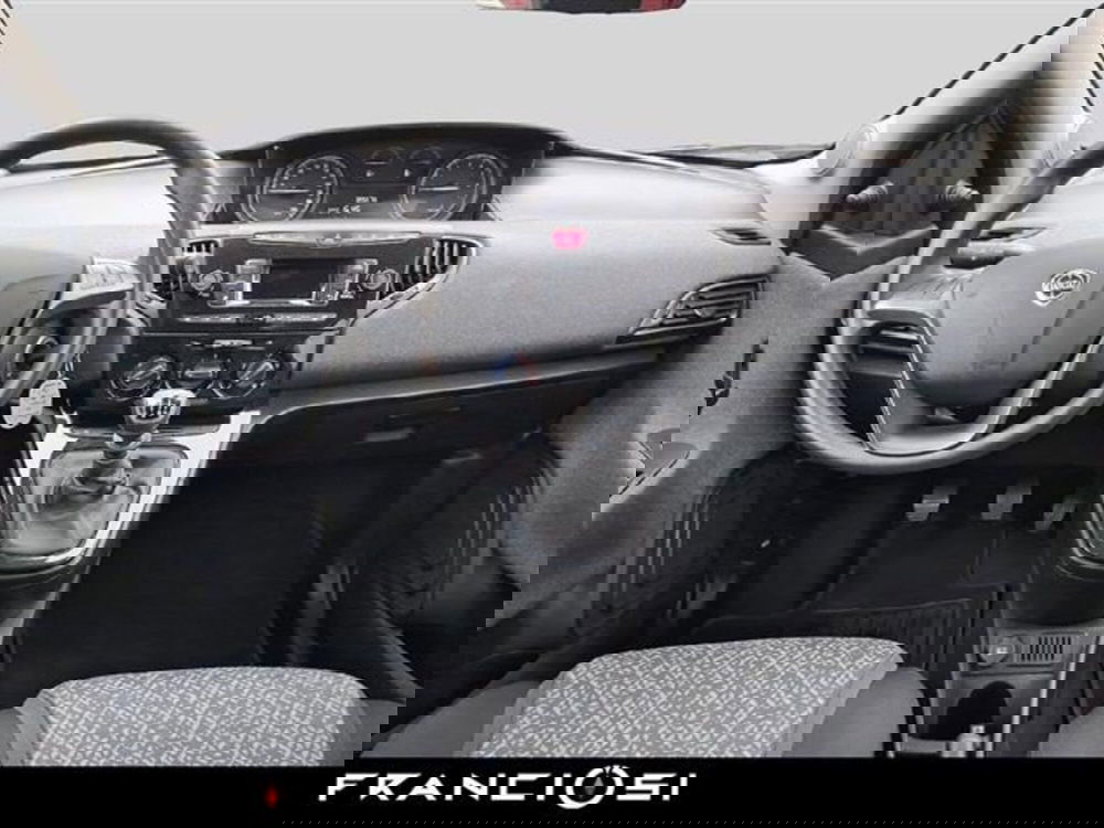 Lancia Ypsilon usata a Modena (6)