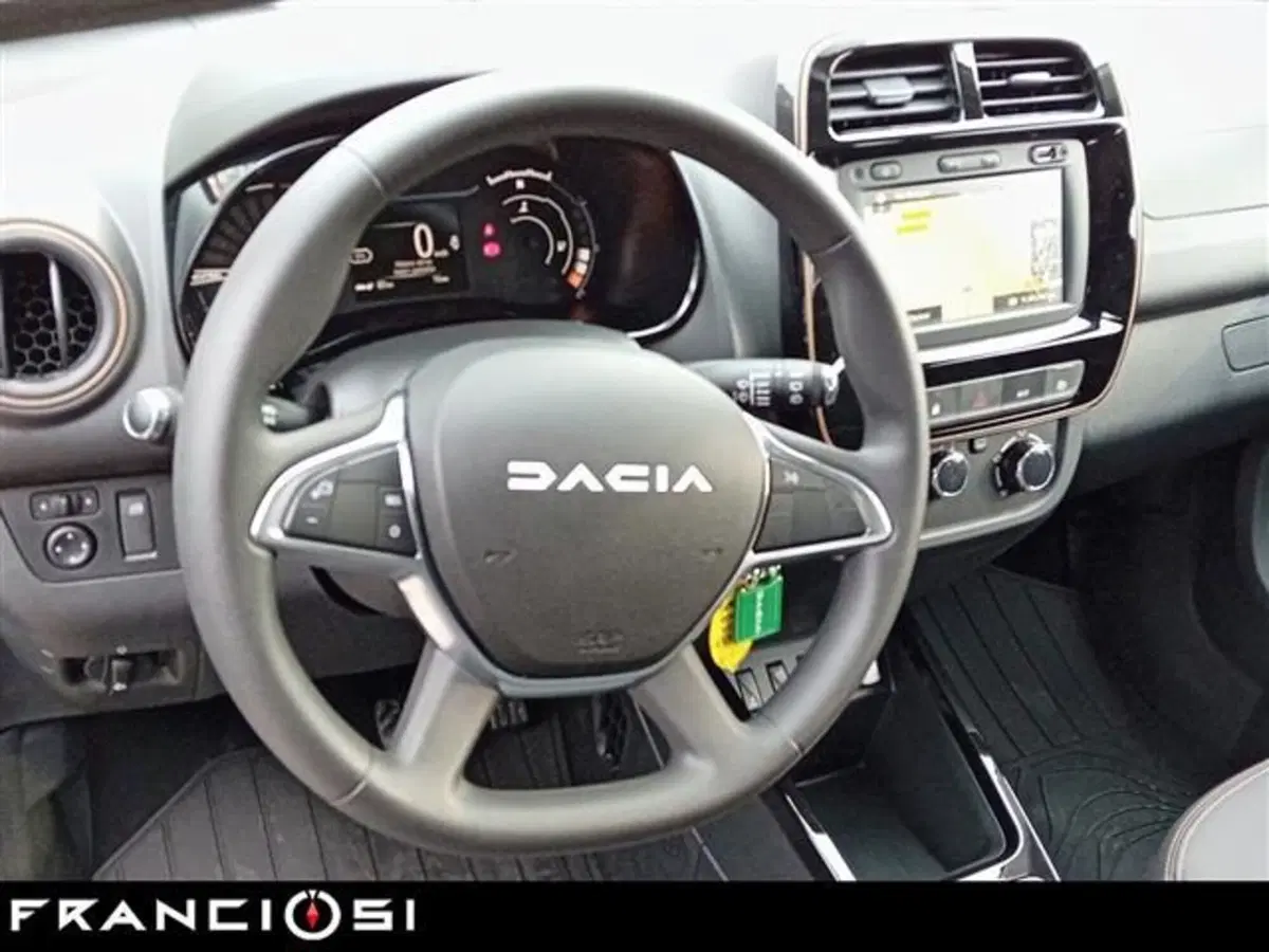 Dacia Spring nuova a Modena (7)