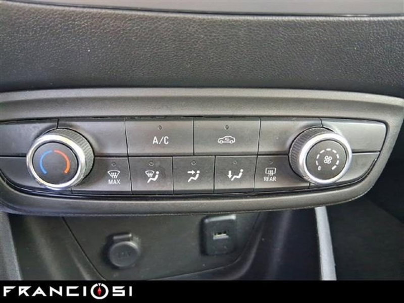 Opel Crossland X usata a Modena (8)