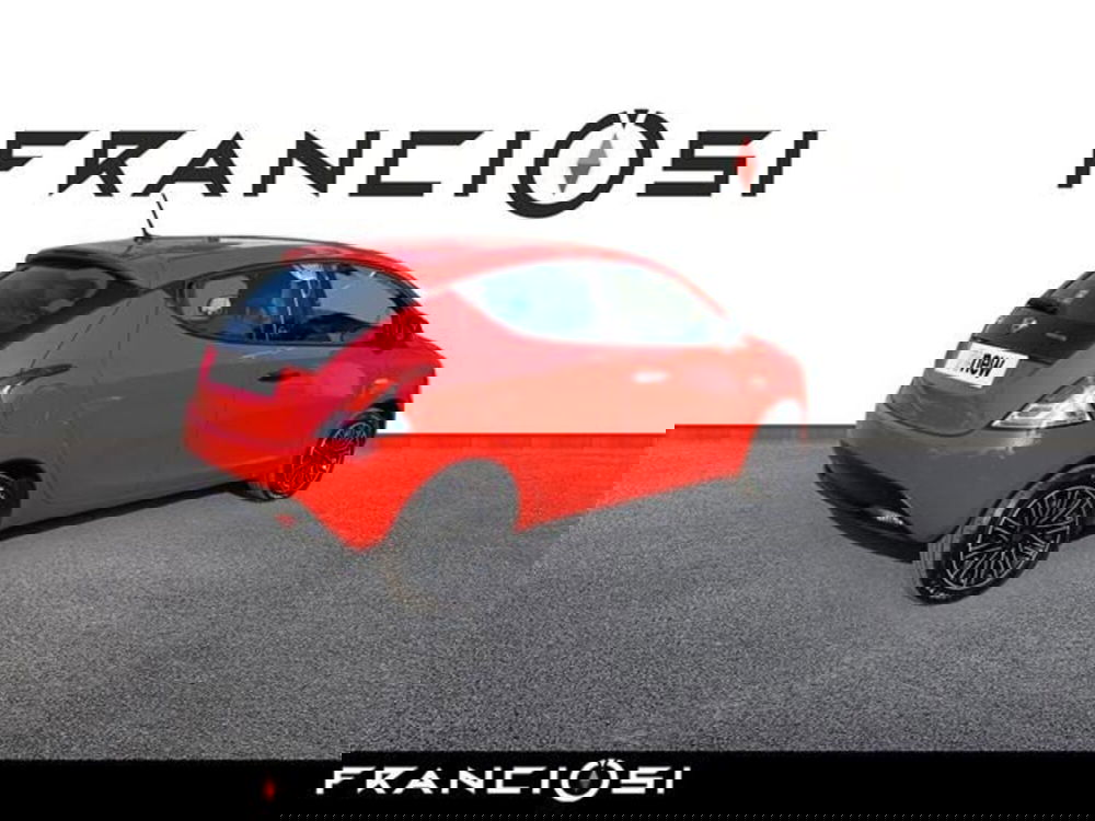 Lancia Ypsilon usata a Modena (5)