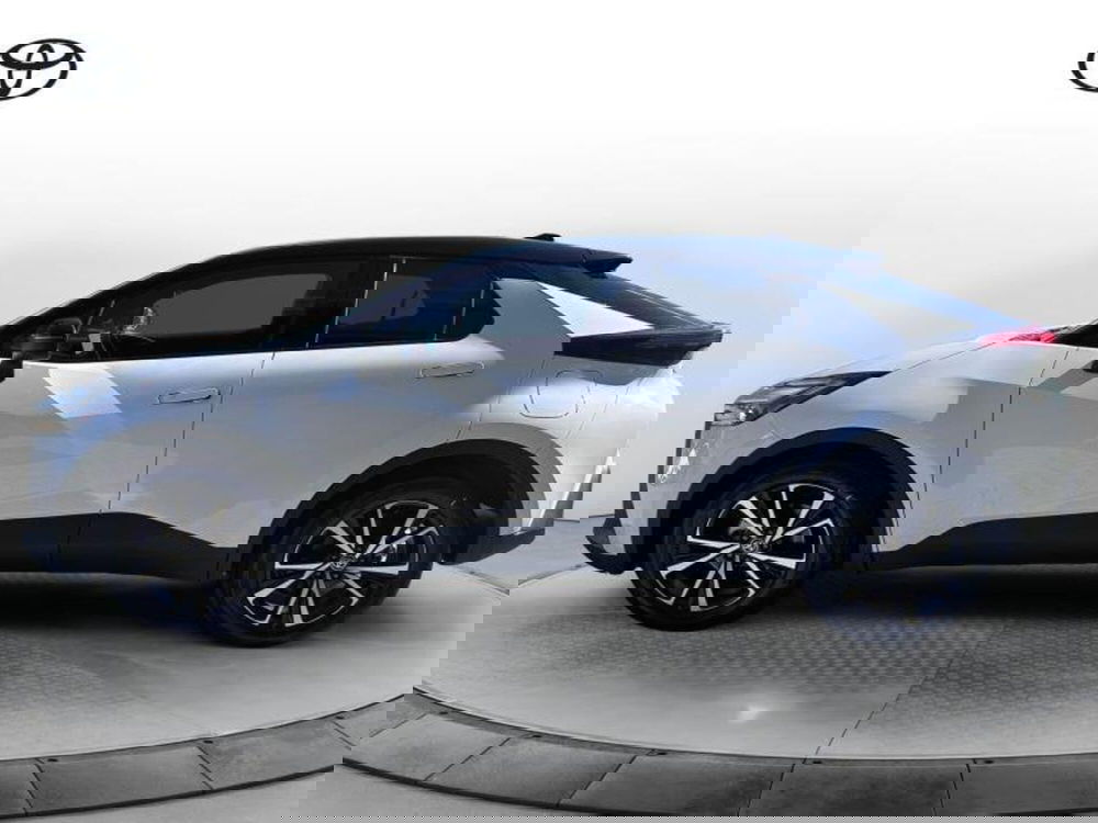 Toyota Toyota C-HR nuova a Perugia (2)