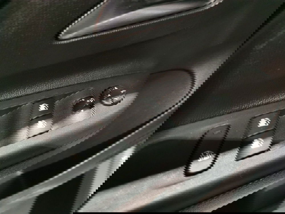 Opel Corsa usata a Taranto (18)