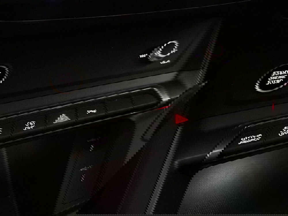 Audi Q3 Sportback usata a Caserta (18)