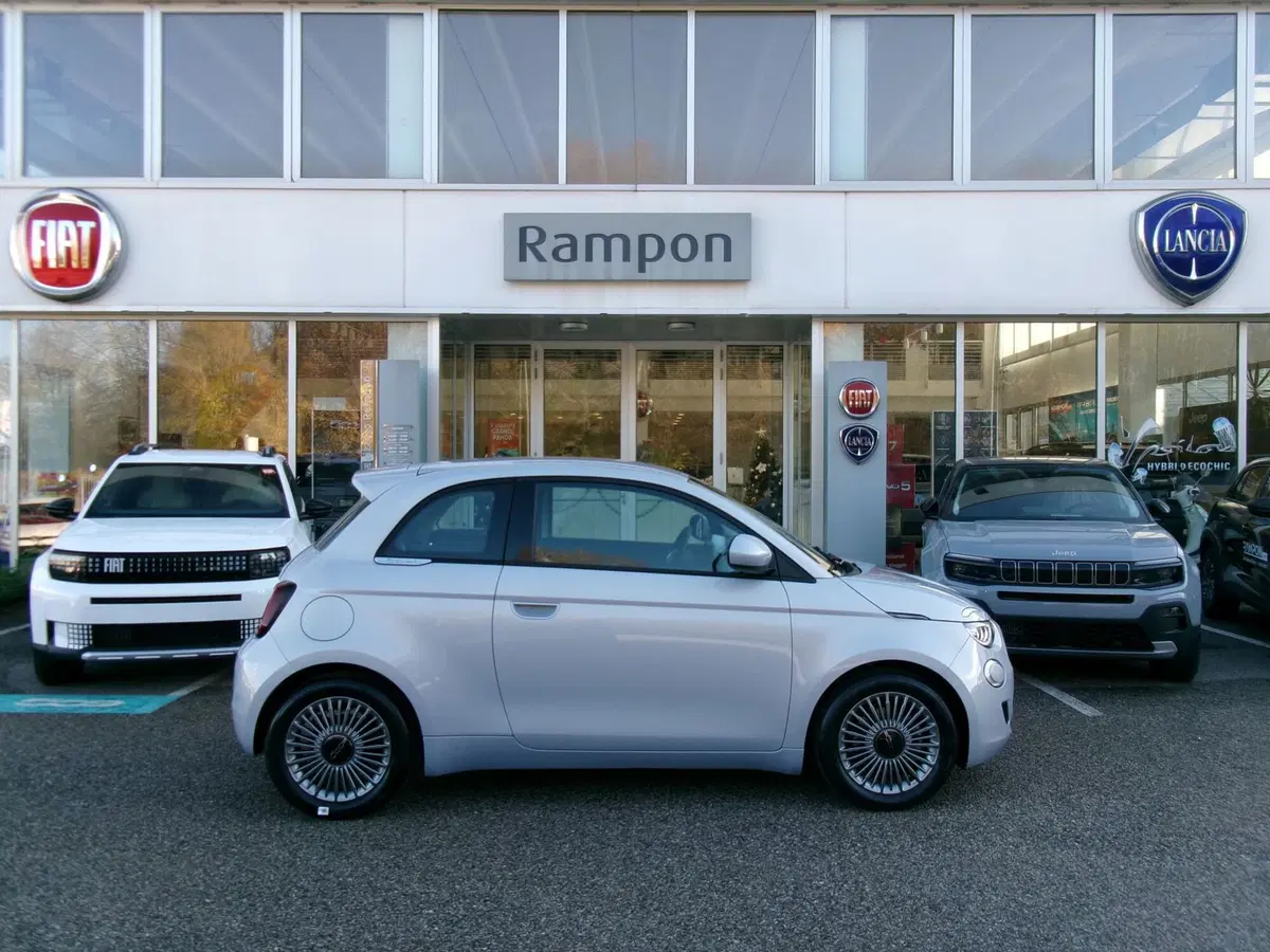 Fiat 500 nuova a Venezia (2)