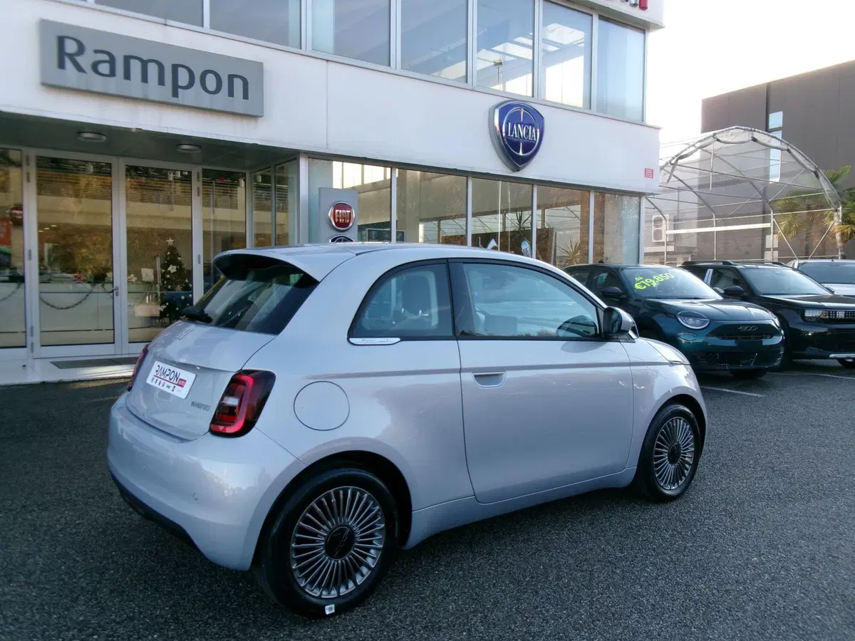 Fiat 500 nuova a Venezia (3)