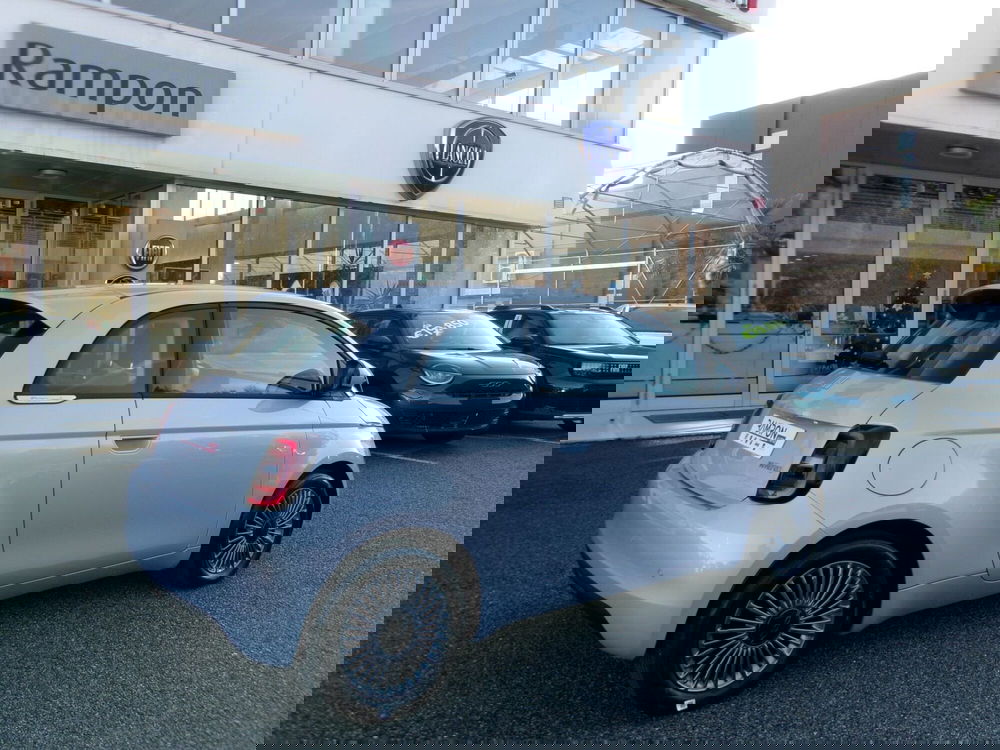 Fiat 500 nuova a Venezia (3)