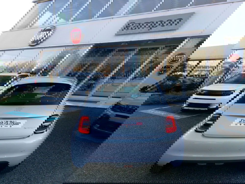 Fiat 500 nuova a Venezia (4)