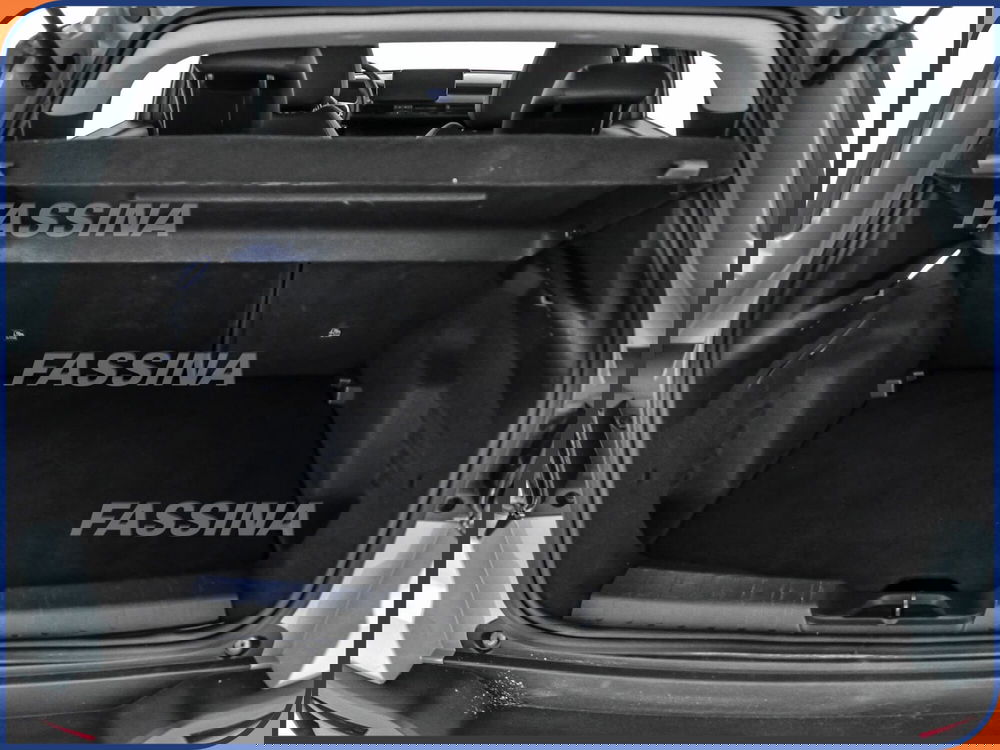 Jeep Avenger nuova a Milano (10)