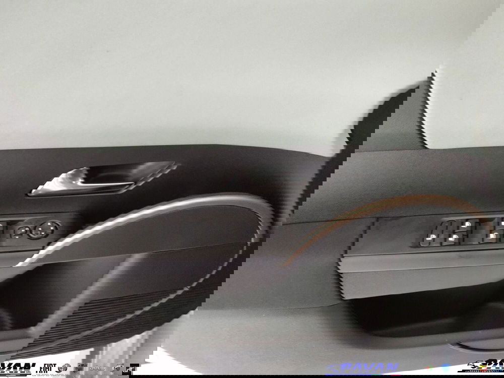 Lancia Ypsilon nuova a Padova (9)