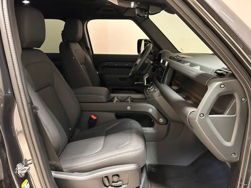 Land Rover Defender nuova a Napoli (3)