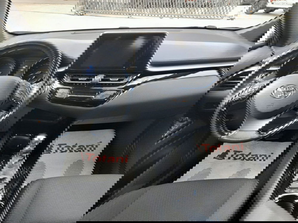 Toyota Toyota C-HR usata a L'Aquila (10)