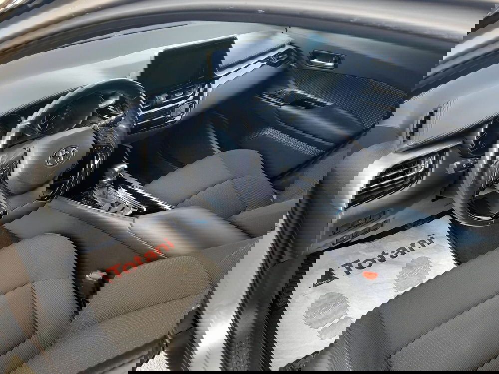 Toyota Toyota C-HR usata a L'Aquila (12)
