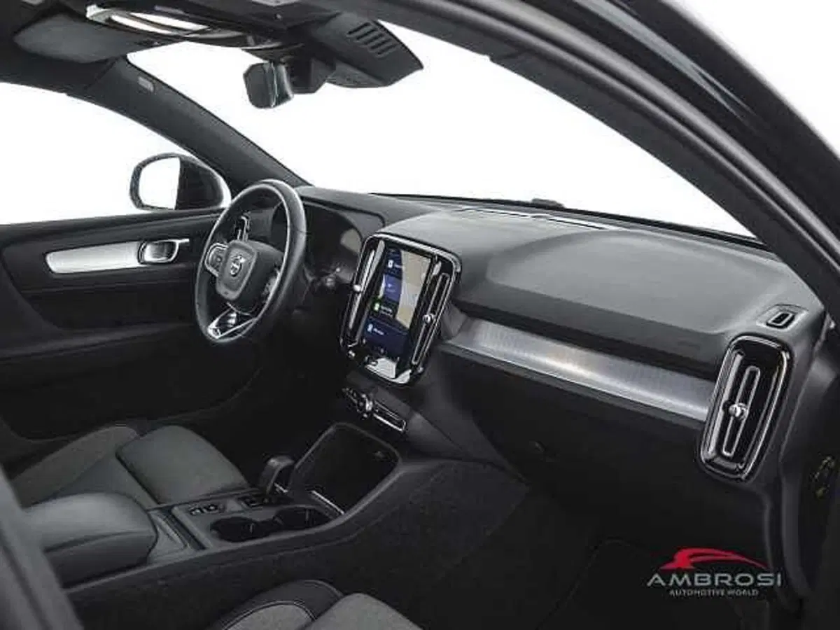 Volvo XC40 usata a Perugia (12)