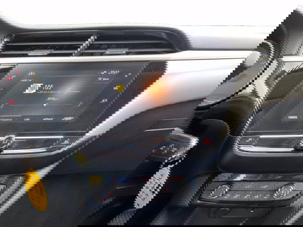 Opel Corsa usata a Milano (14)