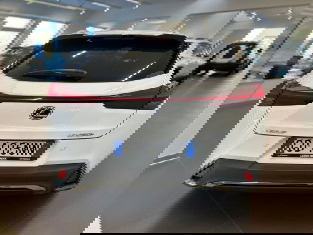 Lexus UX usata a Modena (10)