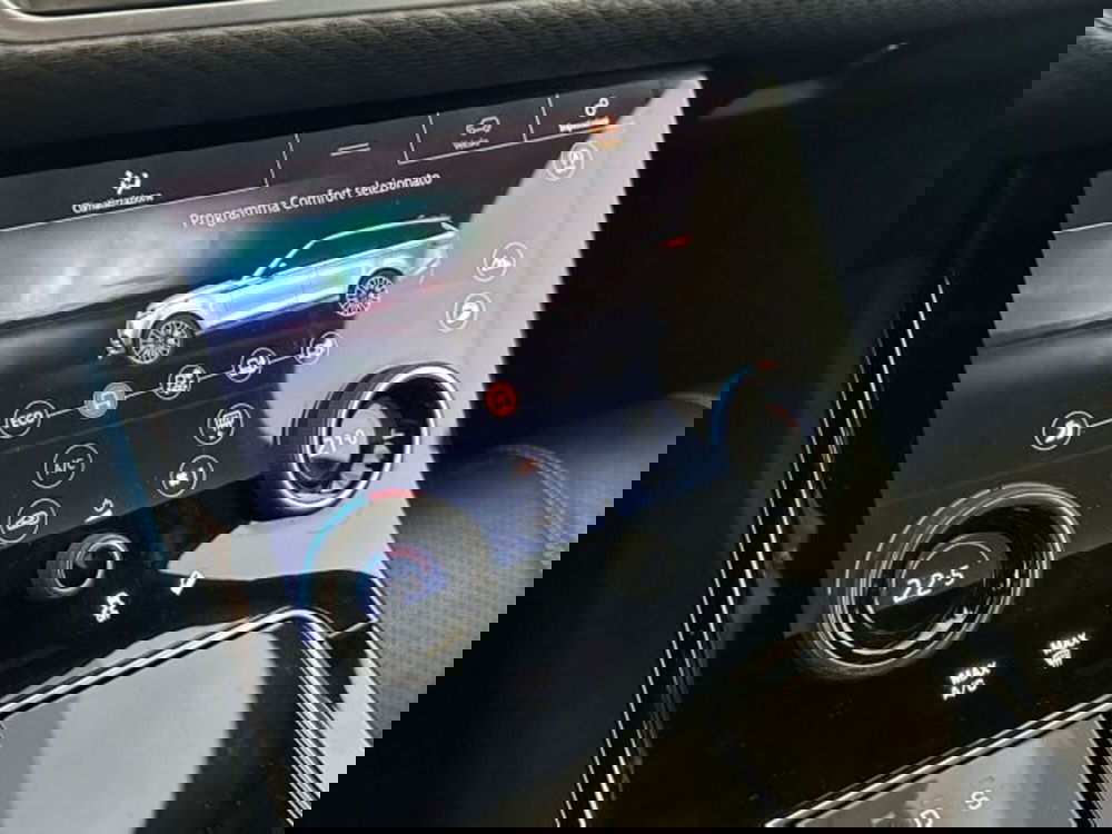 Land Rover Range Rover Velar usata a Modena (12)