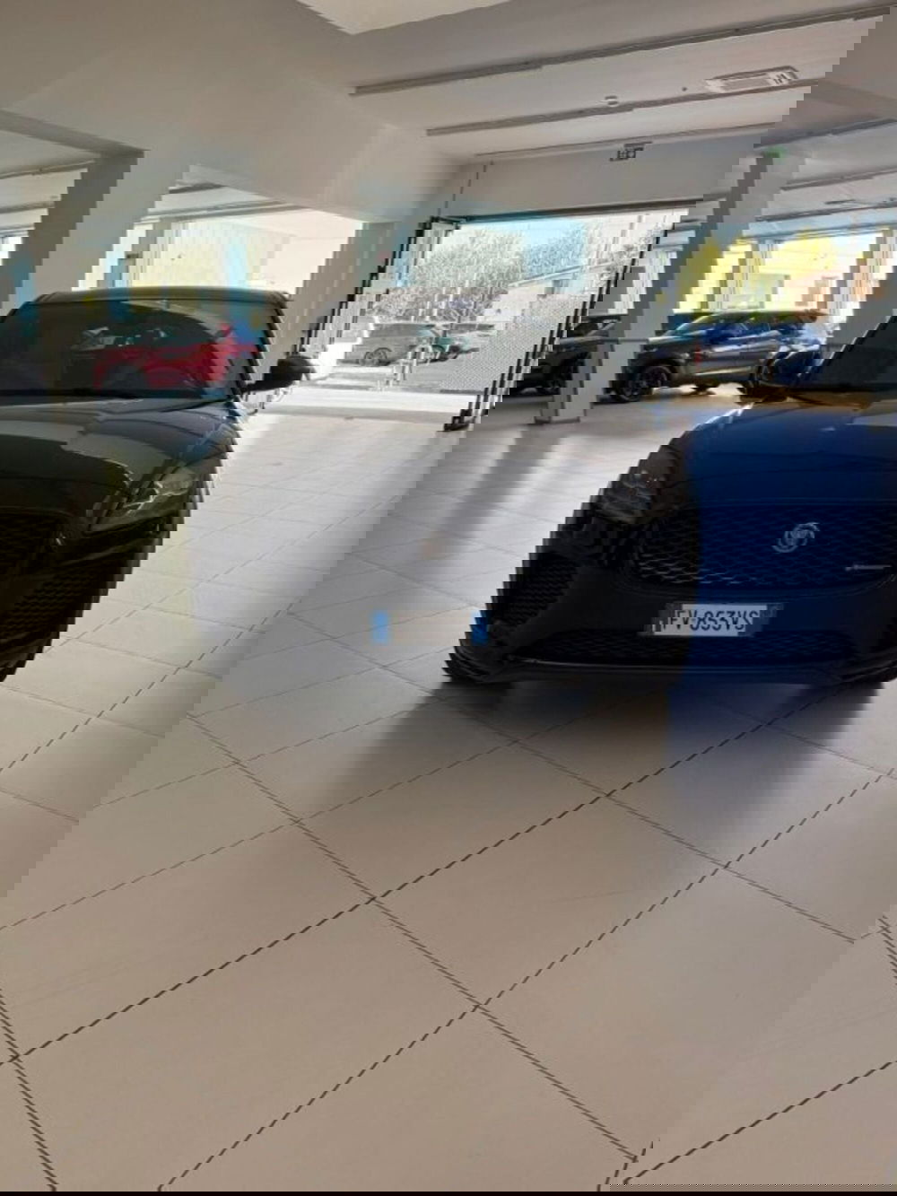Jaguar E-Pace usata a Modena (11)