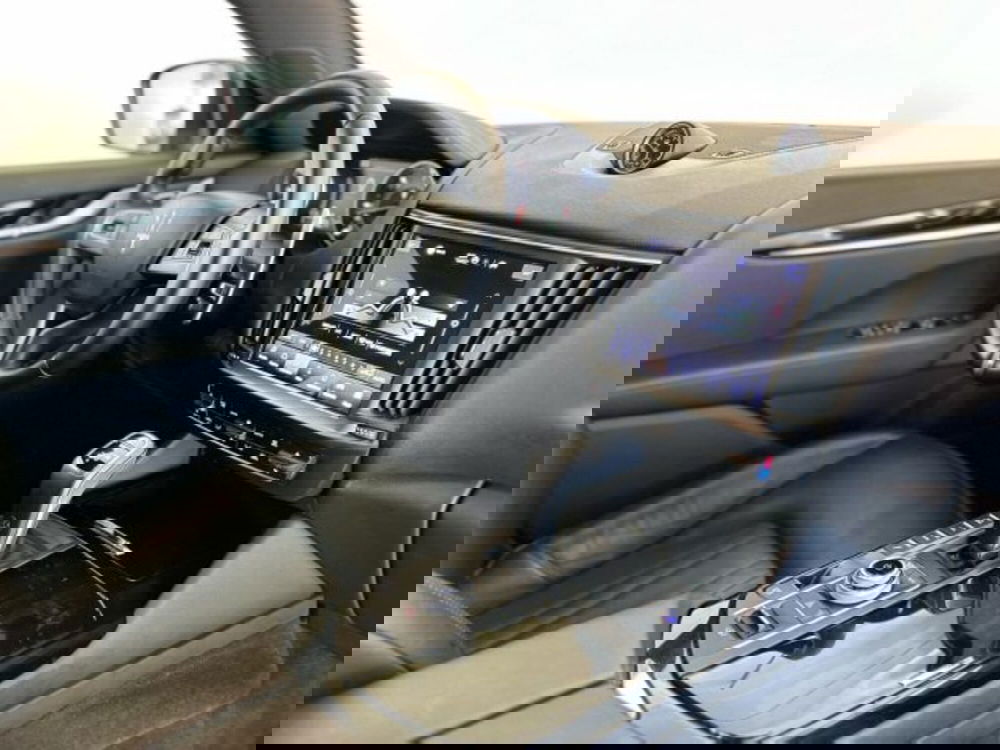 Maserati Levante usata a Modena (4)