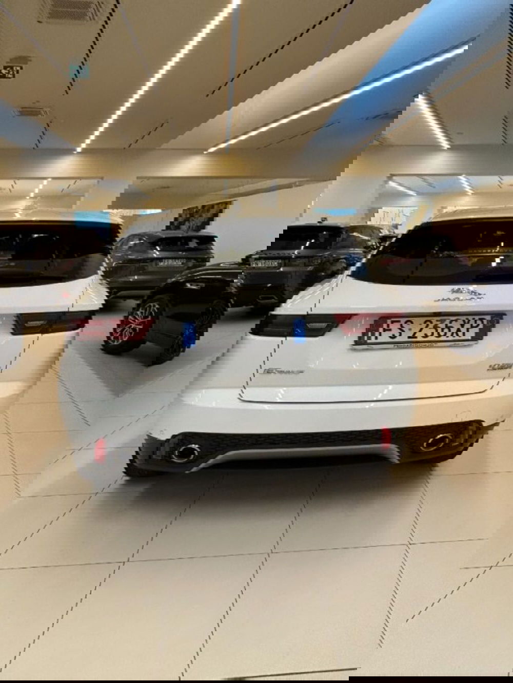 Jaguar E-Pace usata a Modena (10)