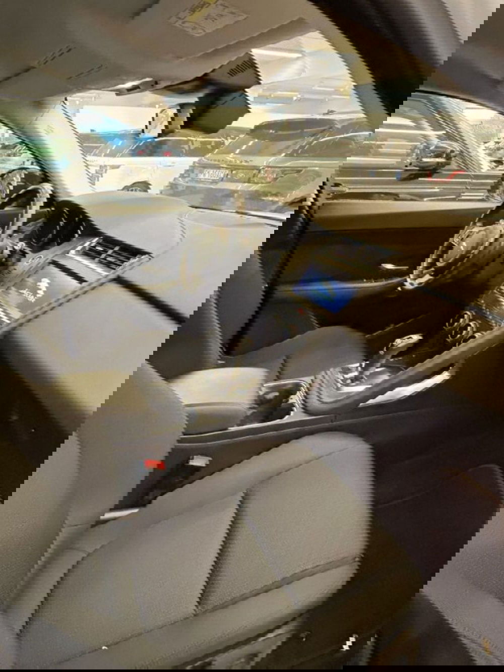 Jaguar E-Pace usata a Modena (6)