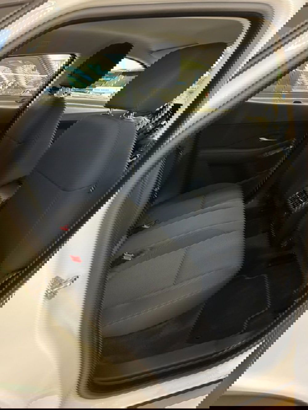 Jaguar E-Pace usata a Modena (7)