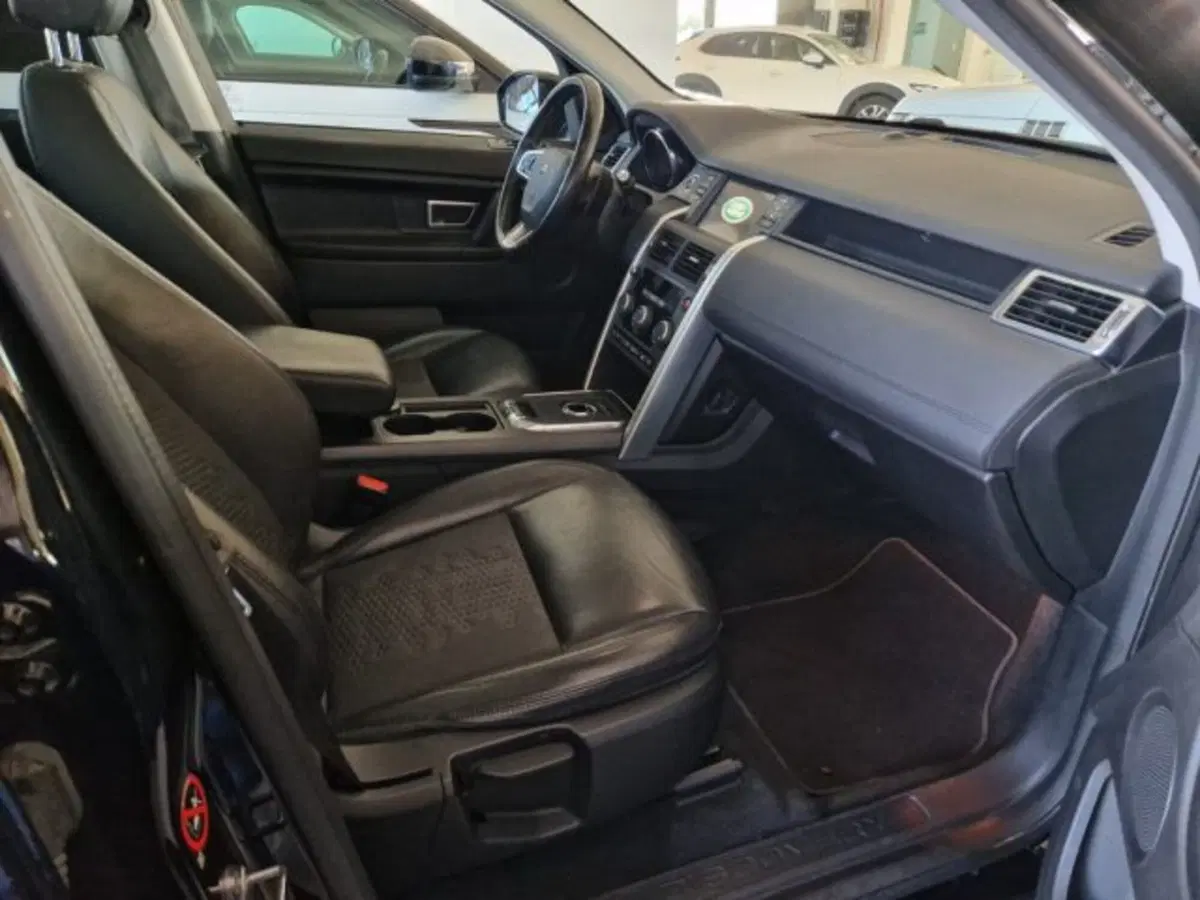 Land Rover Discovery Sport usata a Modena (6)