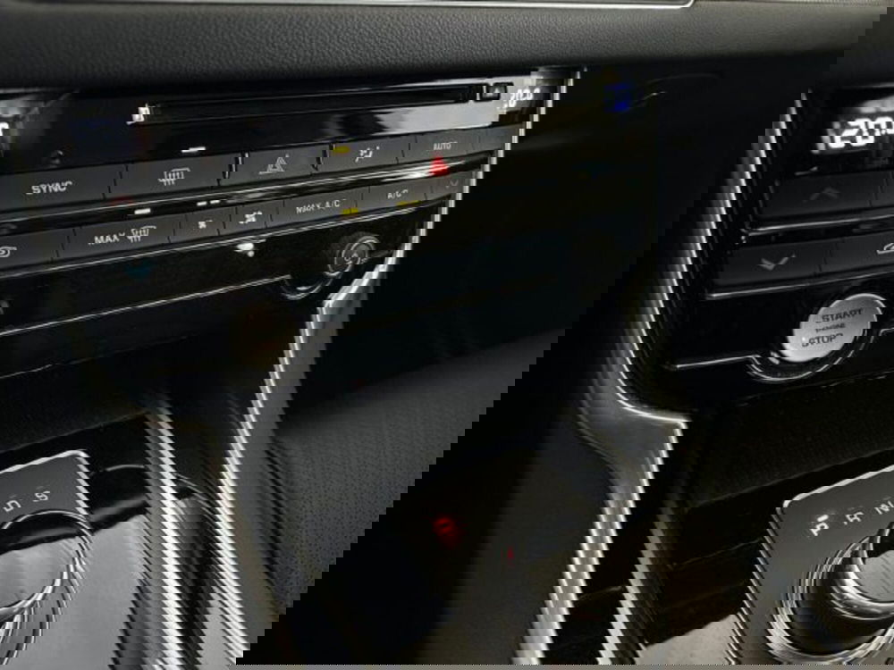 Jaguar XF usata a Modena (5)