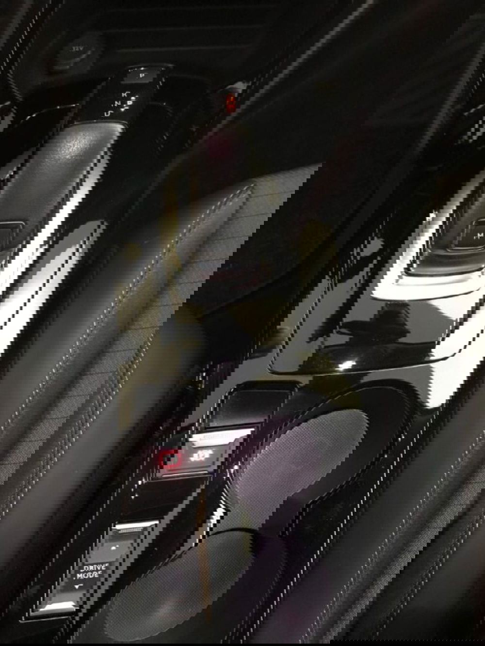 Peugeot 2008 usata a Modena (4)