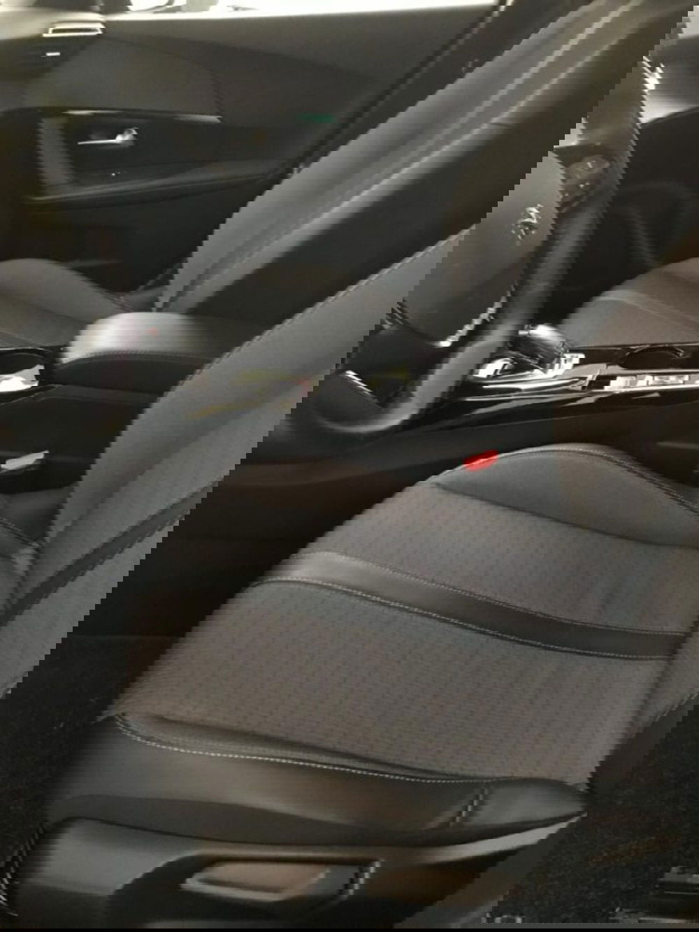 Peugeot 2008 usata a Modena (7)