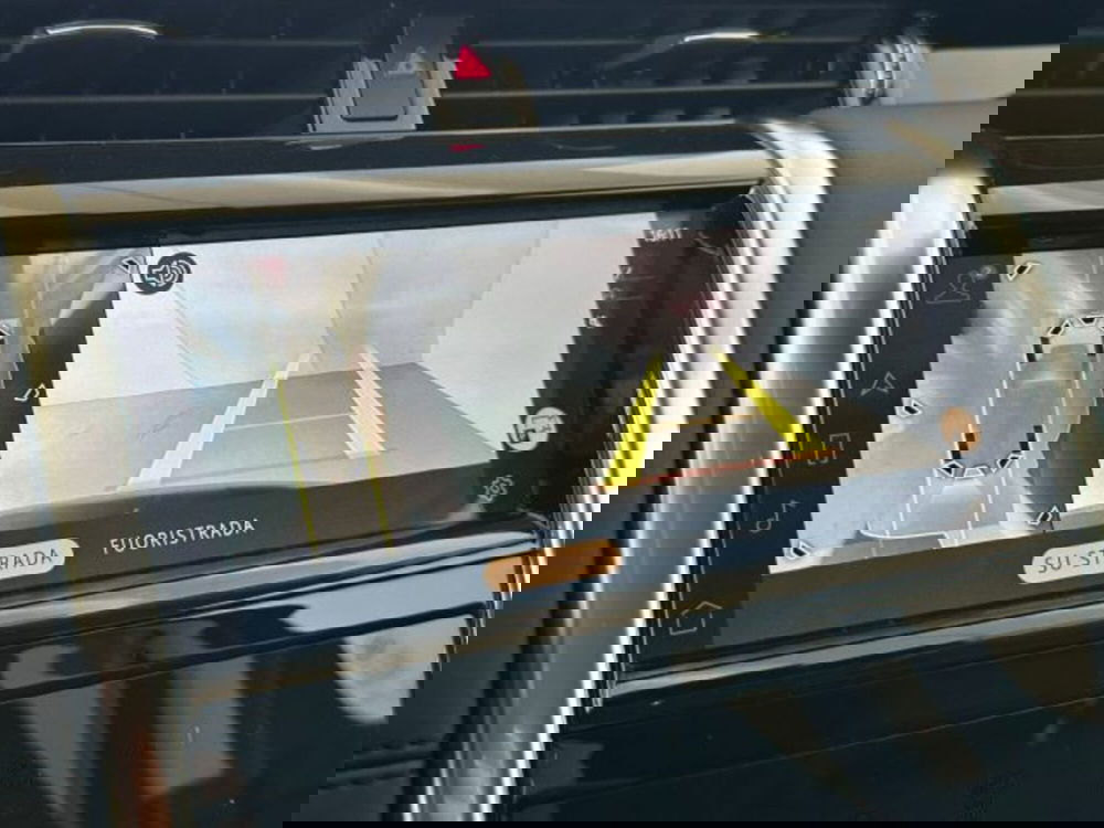 Land Rover Discovery Sport usata a Modena (11)